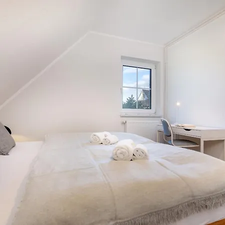 Holiday home Zwaw-zingstgefluester *